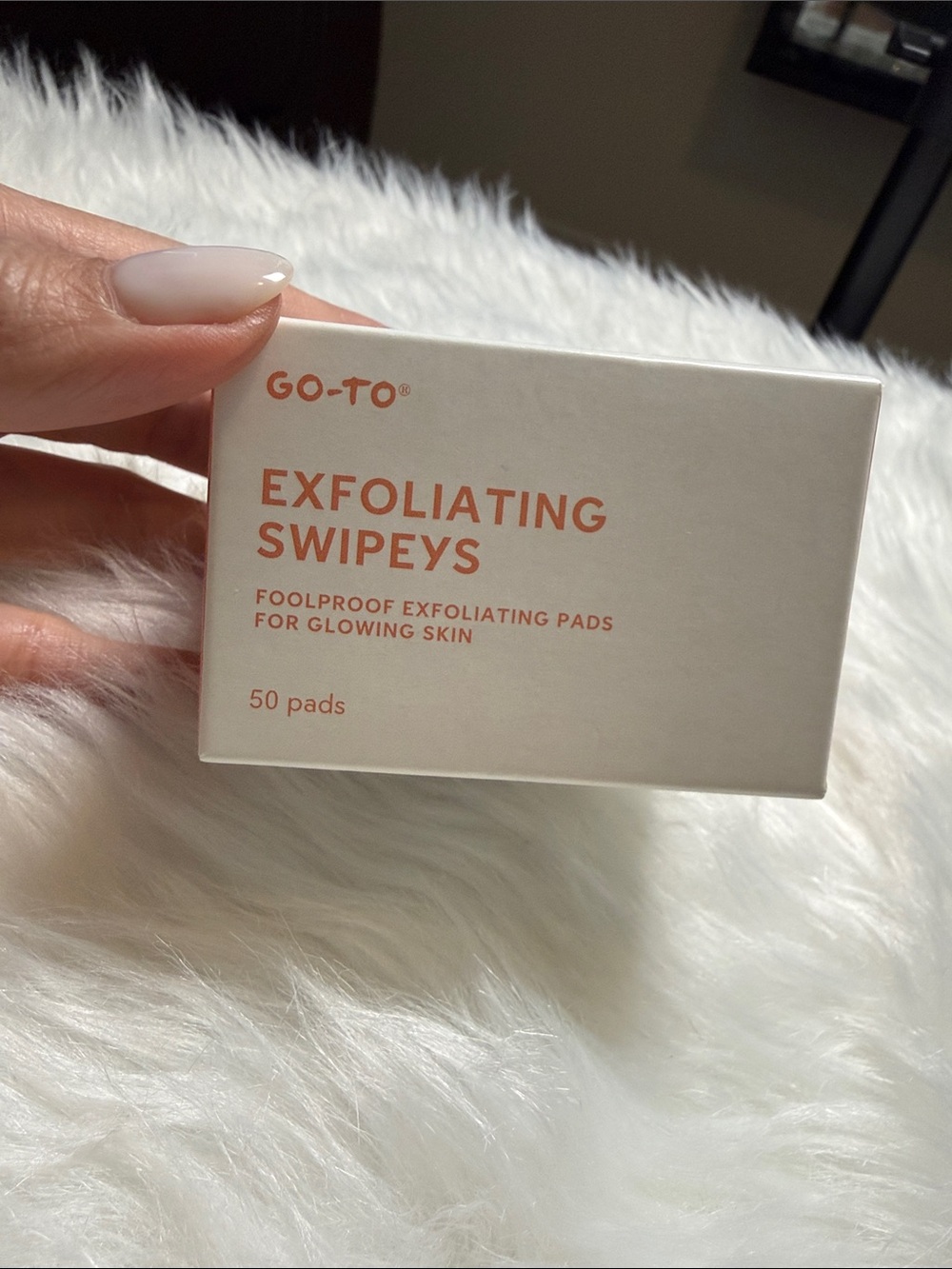 Go-To Exfoliating Swipeys in Peach and White